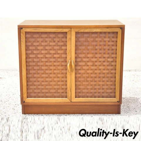Lane Perception Altavista Walnut 2 Door Cabinet Console Table Cover