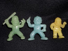 Spartan X Kung Fu Famicom Choco NES GID Glow in Dark Rubber Keshi Figure