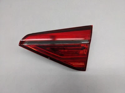 Luz trasera interior derecha del pasajero Volkswagen Passat 2016-2019 TL71 Foto 1 de 4
