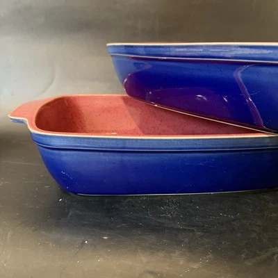 2 sartenes de lasaña arlequín DENBY, rojas y azules, interiores de aproximadamente 12 x 8,5 pulgadas Foto 1 de 4