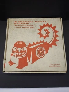 Álbum de colección 1973 Creative Crafts Program Making Whatchadiddles Colgate Palmolive + - Imagen 1 de 9