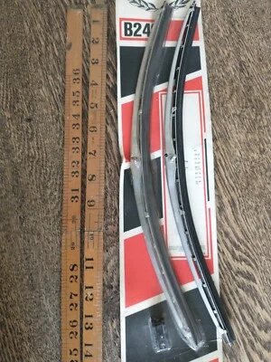 FORD ESCORT KARMANN GHIA LANCIA FLAVIA R16 VW SAAB 95 96 TRICO 14" ESCOBILLAS LIMPIAPARABRISAS Foto 1 de 3