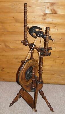 Vintage Small-Scale Walnut Castle Style Single Treadle Model Spinning Wheel • 483.68€