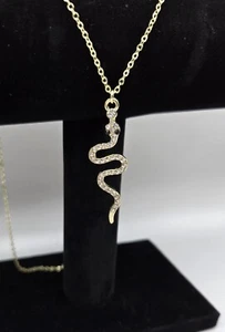 Snake necklace, Snake jewelry, Dainty Snake pendant necklace, Daily necklace - Picture 1 of 2