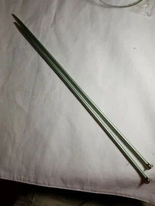 Susan Bates Anodized Aluminum Knitting Needles, US 9, 14 inches Long Preowned - Picture 1 of 3