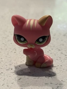 LPS #1562 Pink Cream Cat Yellow Green Eyes Hasbro Authentic Littlest Pet Shop - Picture 1 of 5