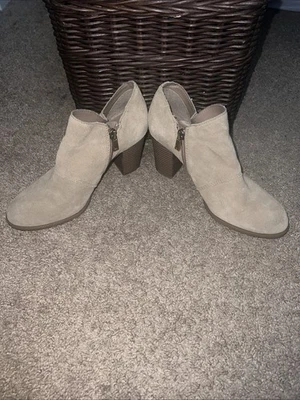 Koolaburra by Ugg Suede Ankle 3” Block Heel Booties Boots Size 8 Beige  #1139511 - Image 1 of 4