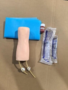 Modelo de entrenamiento de punción venosa brazo codo inyección intravenosa transfusión sangre - Imagen 1 de 3