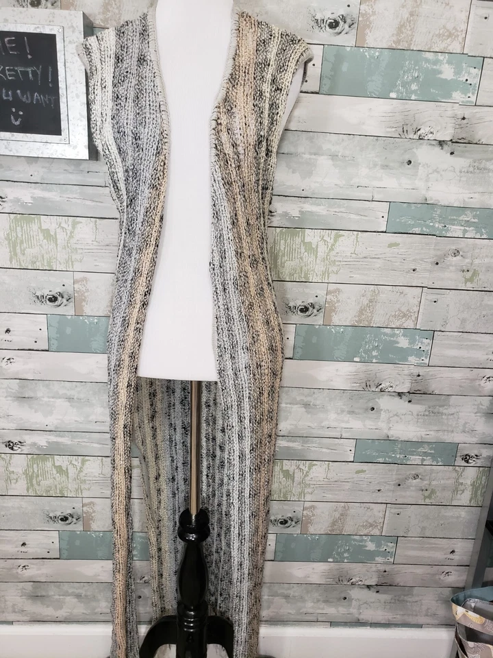 Chaleco plumero BCBGeneration Foto 1 de 4