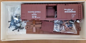 Walthers HO Illinois Central #23376 40' PS-1 Boxcar Kit - 932-3719 HO SCALE - Picture 1 of 3
