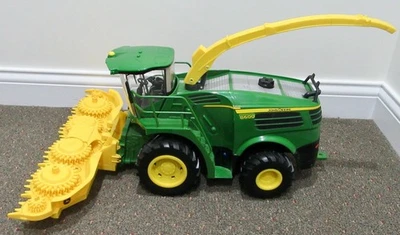 John Deere Big Farm 8600 Forage Harvester With Header, Lights And Sound - Image 1 of 4