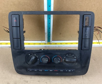 Control de temperatura de aire acondicionado Ford Freestar 2004-2007 con bisel 65501557 OEM Foto 1 de 4