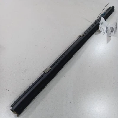 Chrysler 300 Right Rear Weather Strip Interior  2015 2016 2017 2018 2019 Foto 1 de 4