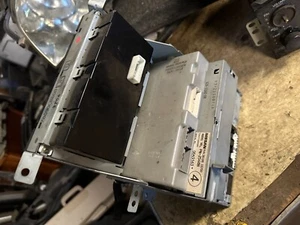 03-05 INFINITI FX35 RADIO CD PLAYER RECIEVER W/ DISPLAY INFO NAVIGATION SCREEN - Bild 1 von 3