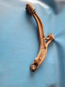 96 97 98 99 00 BRAZO MANDO INFERIOR DELANTERO DERECHO CARAVANA 136959 - Imagen 1 de 8
