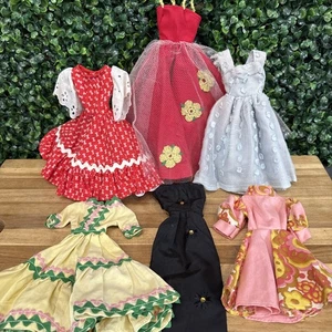 Lotto di 6 abiti clone Barbie fatti artigianalmente abiti abito da ballo quadrato vestito - Foto 1 di 14