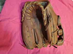 Wilson Soft Flex A9845 Left Hand Glove Right Hand Throw Good Shape - Picture 1 of 3