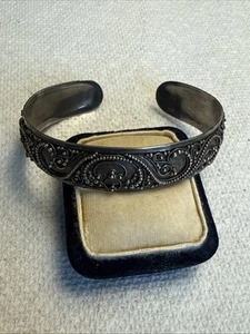 Signed 925 Sterling Silver Granulated Scroll Design Cuff Bracelet - Picture 1 of 6