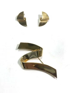 Vintage Signed ©Monet Folded Ribbon Gold Tone Brooch & Clip on Earrings Matching - Picture 1 of 10