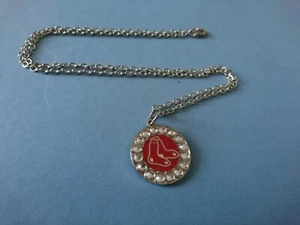 BOSTON RED SOX MLB NECKLACE WITH LOGO CHARM - "BRAND NEW & FACTORY SEALED" - Picture 1 of 5