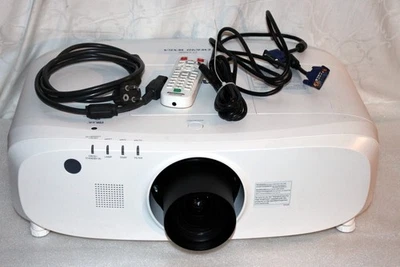 *Panasonic PT-EW640*Professional Projector Projector 5800 Lumens 5000:1 HDMI HDBaseT Lens-S. - Image 1 of 4