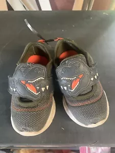 Carter's sneakers, green dinosaurs, toddler boys size 7M - Picture 1 of 1