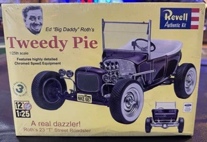 Revell Ford Tweedy Pie Ed Big Daddy & Roth's 1/25 Modellbausatz #22994 versiegelt - Bild 1 von 5
