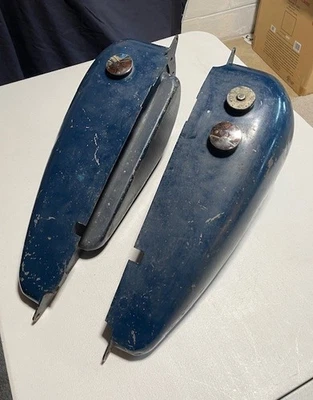 Indian Motorcycle ~ 1934 ~ pair of Gas Tanks with extras ✨Vintage & Original✨ Foto 1 de 4