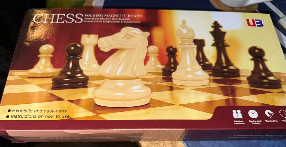 Juego de Ajedrez--Juego de Mesa Plegable Magnético-Importaciones Mountian Amarillas Foto 1 de 3