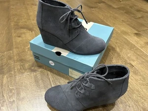 New TOMS Women’s Wedge Suede Lace-up Bootie Shoe Gray – Size 10 - Picture 1 of 7