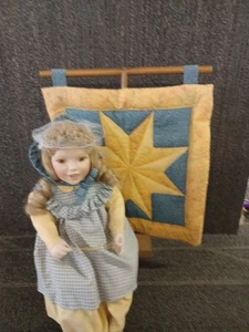 Ashton Drake Nähpuppe Porzellan - Bild 1 von 2