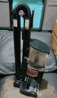 Shark IZ300UKT Anti Hair Wrap Cordless Pet Vacuum Cleaner - Black - Image 1 of 3