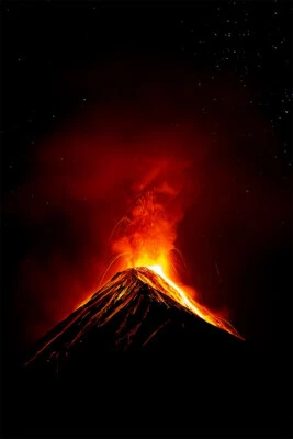Erupción del volcán Stromboli en la noche impresión arte de pared decoración del hogar - PÓSTER 20x30 Foto 1 de 3