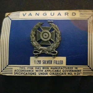 VIETNAM ERA  Badge Pin-VANGUARD (V-21) new old stock, with card.  - Picture 1 of 4