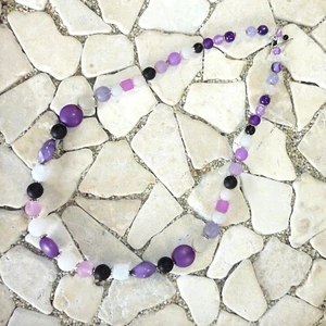 ★ mittellange Kette ★ Collier ★ lila, weiß, rosa & schwarz ★ - Picture 1 of 6