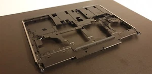 Alienware 15 R3 Motherboard Kasten / Gehäuse / Case / DP/N 0F9V34 - Bild 1 von 6