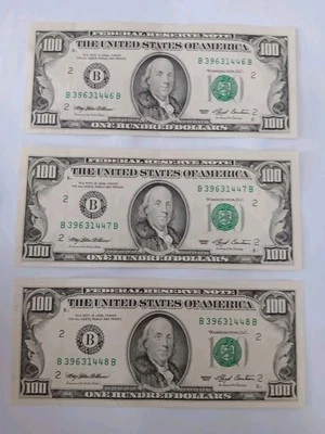 3 1993 $100 US Bill With Sequential Serial Numbers - Image 1 of 4
