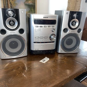 Sony CMT-HPZ9 Micro Hi-Fi System 5 Disc Changer AM/FM Radio - READ DESCRIPTION - - Picture 1 of 9