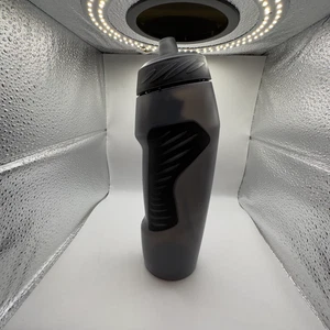 Nike Hyper Sport Squeeze 24 Oz Water Bottle Gray - Picture 1 of 2