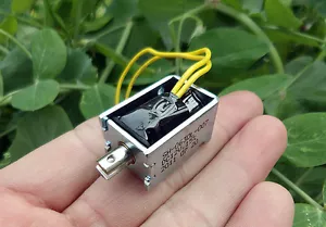 1pcs D12V Push Pull Type Electromagnet Micro Frame Solenoid Magnet Plug - Picture 1 of 5