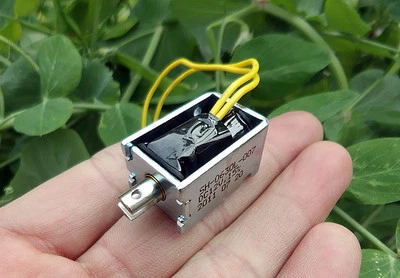 1pcs D12V Push Pull Type Electromagnet Micro Frame Solenoid Magnet Plug - Image 1 of 4