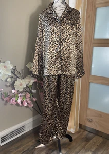 Pink K Womens 2 Piece Leopard Print Satin Feel PJs Pajama Set Medium - Picture 1 of 9