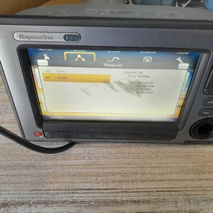RAYMARINE E90 W GPS CHART PLOTTER FISHFINDER RADAR MFD waypoints included - Picture 1 of 5