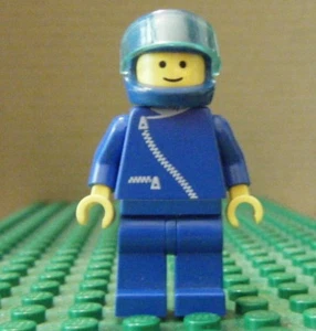 LEGO CLASSIC TOWN BLUE JACKET ZIPPER BLUE HELMET VISOR NEW - Picture 1 of 2
