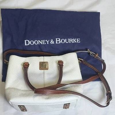 Bolsa de ombro Dooney & Bourke branca e marrom - Imagem 1 de 4
