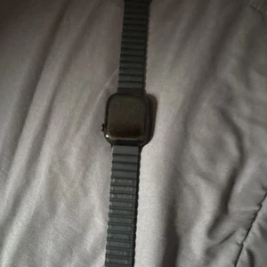 Apple Watch Series 10 46mm GPS - Photo 1 sur 3