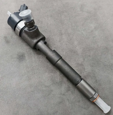 New Fuel Injectors for Mahindra Tractor Engine 2555 2655 0445110545 Bosc - Image 1 of 4