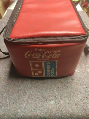 Bolsa com logotipo vintage isolada para pizza e coca-cola Domino's - Imagem 1 de 4