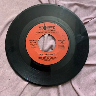 LONNIE AND THE CAROLLONS-CHAPEL OF TEARS/MY HEART 45 - Image 1 of 4