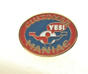 Yum! Brands Customer Maniac Franchise Employee Award Button Pin NOS New - Picture 1 of 3